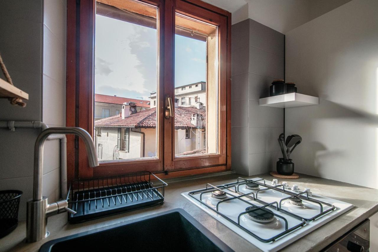 Apartment Piazza Roma By Quokka 360 - Historic Flat In The Centre Of 코모 외부 사진
