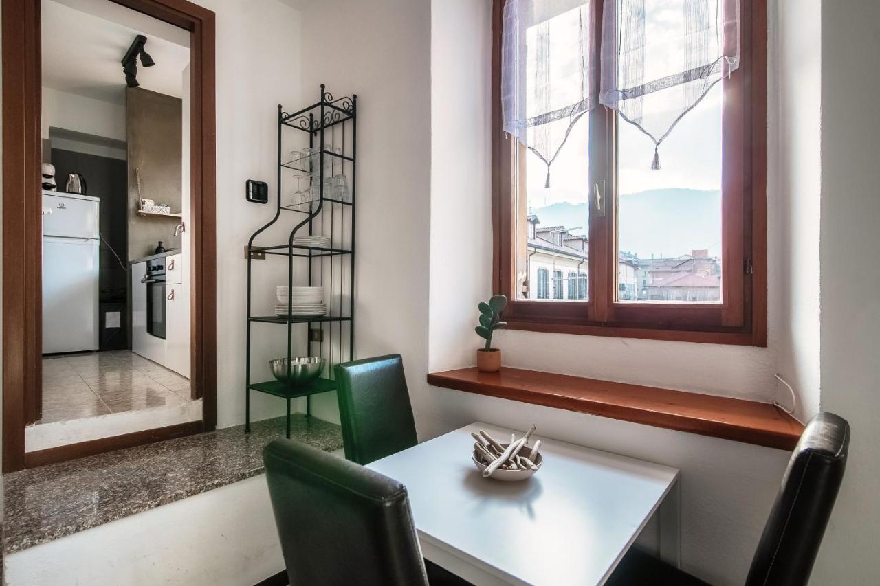 Apartment Piazza Roma By Quokka 360 - Historic Flat In The Centre Of 코모 외부 사진