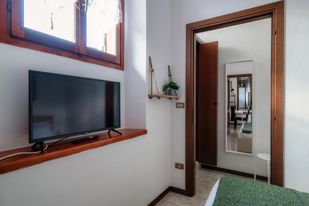 Apartment Piazza Roma By Quokka 360 - Historic Flat In The Centre Of 코모 외부 사진